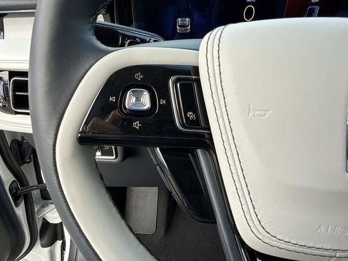 Certified 2025 Lincoln Aviator Reserve w/ Equipment Group 201A image 31