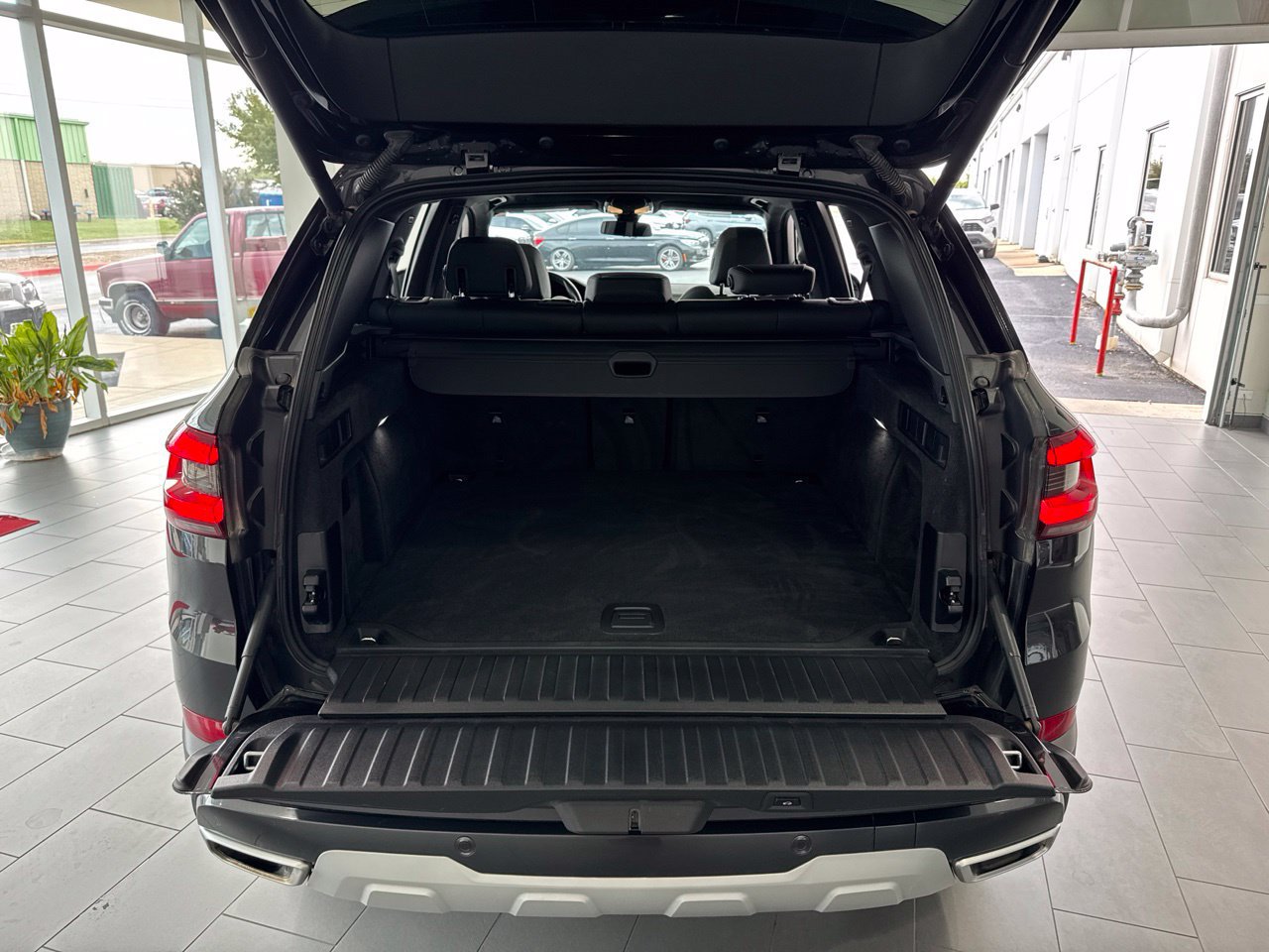 Used 2020 BMW X5 xDrive40i w/ Convenience Package AWD/4WD image 9