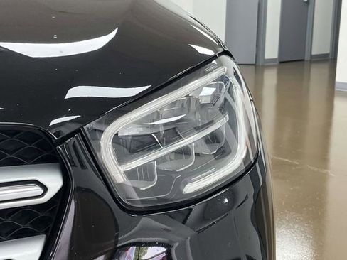 Used 2021 Mercedes-Benz GLC 300 4MATIC image 11