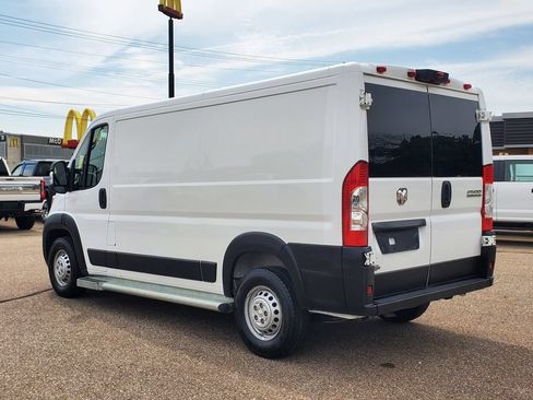 Used 2025 RAM ProMaster 2500 w/ U-Haul Equipment Group FWD image 5