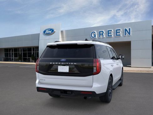 Used 2025 Ford Expedition Active AWD/4WD image 8