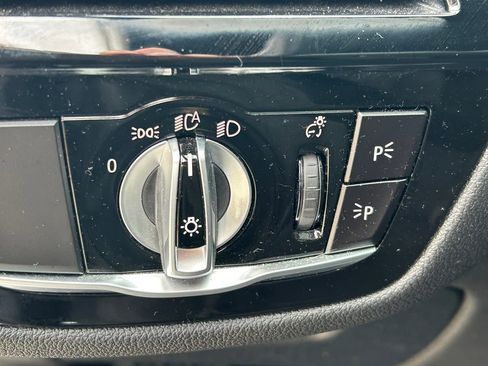 Used 2021 BMW 540i w/ Premium Package image 28