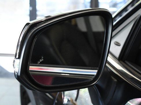 Used 2023 Toyota Highlander XLE AWD/4WD image 8