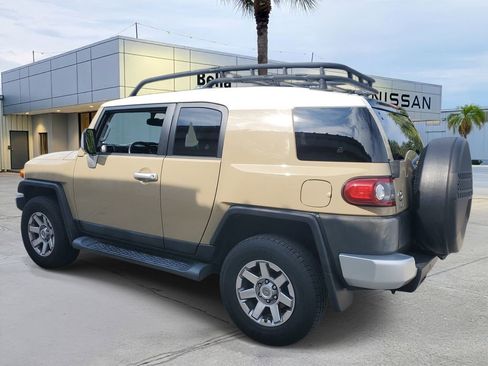 Used 2014 Toyota FJ Cruiser 4WD w/ Upgrade Package image 3