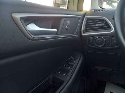 Used 2024 Ford Edge SEL AWD/4WD image 24