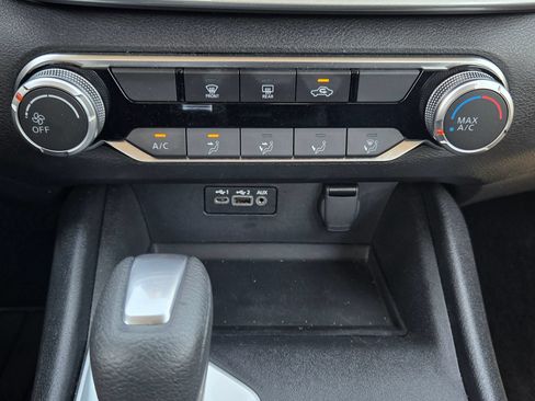 Used 2025 Nissan Altima 2.5 SV FWD image 29