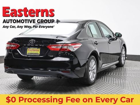 Used 2019 Toyota Camry LE w/ Convenience Package FWD image 5