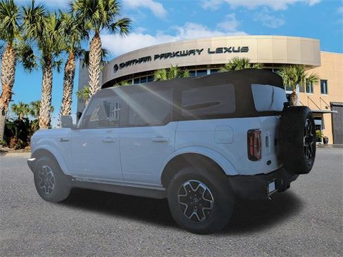 Used 2022 Ford Bronco Outer Banks image 8