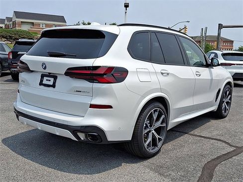 Certified 2026 BMW X5 xDrive50e w/ M Sport Package image 4
