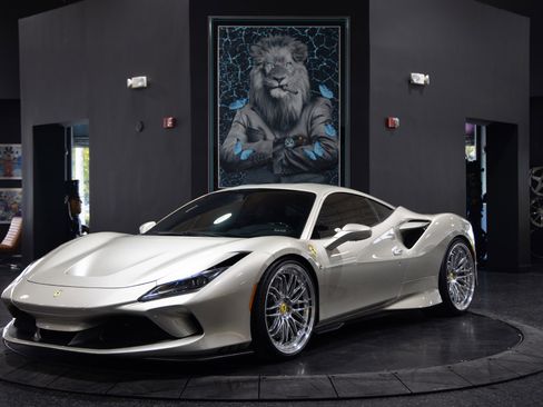 Used 2021 Ferrari F8 Tributo image 1