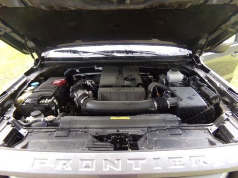 Used 2024 Nissan Frontier SV image 31