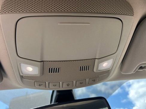 Used 2019 Ford Fusion SE FWD image 19