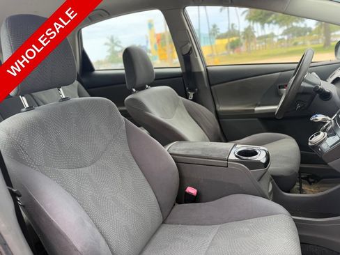 Used 2013 Toyota Prius V Five FWD image 15