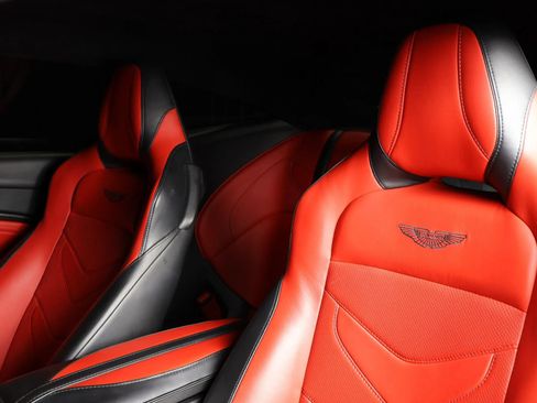 Used 2019 Aston Martin DBS Superleggera RWD image 15