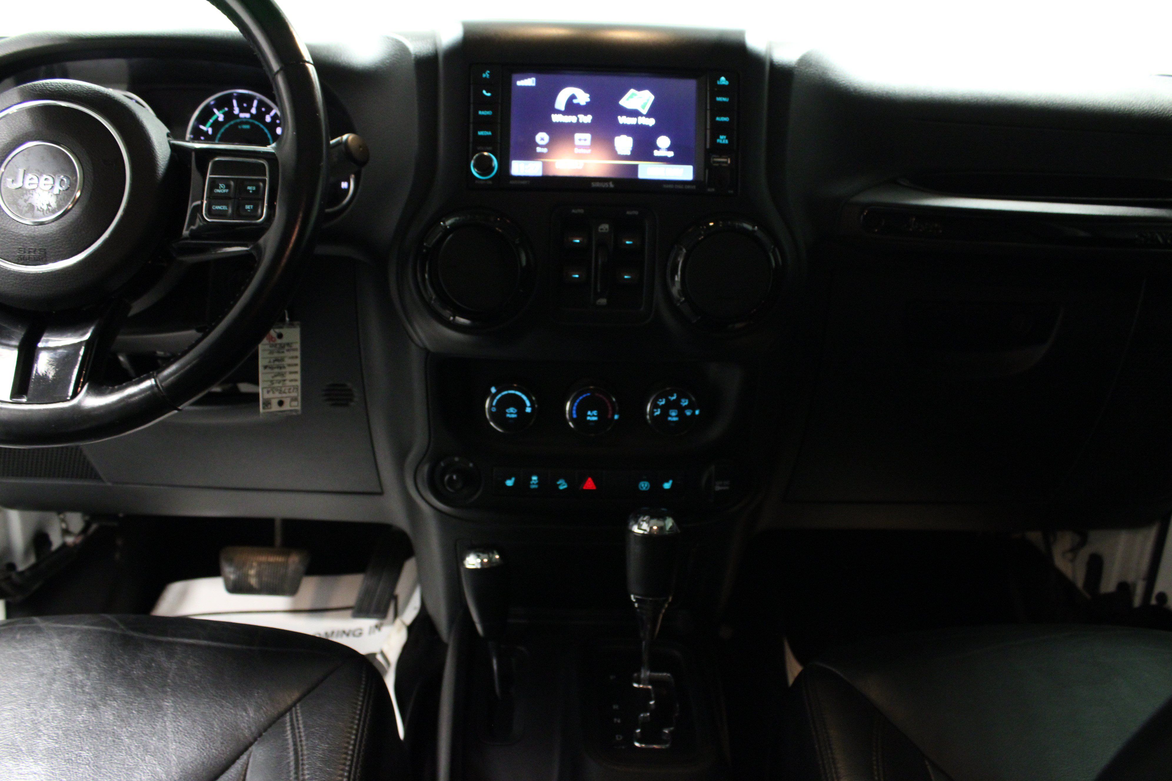 Used 2015 Jeep Wrangler Unlimited Sahara AWD/4WD image 18