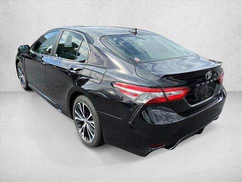 Used 2019 Toyota Camry SE FWD image 7