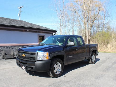 Used 2010 Chevrolet Silverado 1500 W/T AWD/4WD image 11
