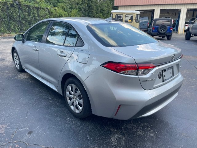 Used 2020 Toyota Corolla LE FWD image 4