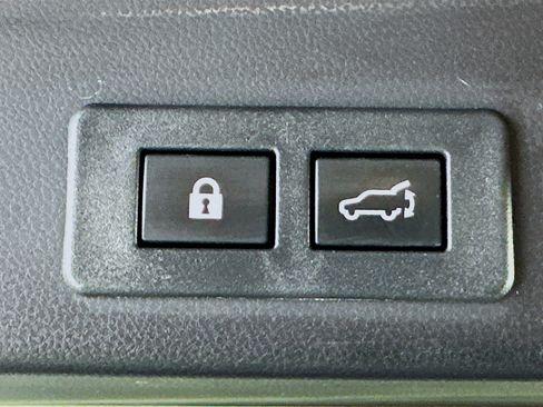 Used 2024 Subaru Ascent Premium w/ Convenience Package image 29