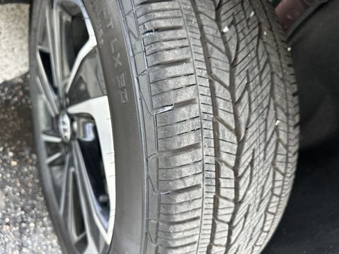 Used 2025 Buick Enclave Sport Touring w/ Super Cruise Package image 8