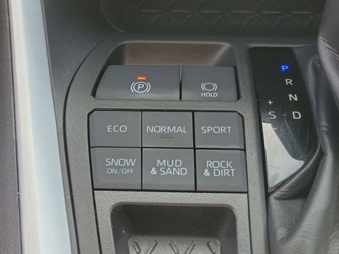 Used 2022 Toyota RAV4 XLE image 36