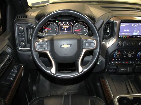 Used 2019 Chevrolet Silverado 1500 High Country w/ High Country Premium Package image 13