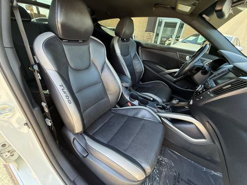 Used 2016 Hyundai Veloster Turbo image 16