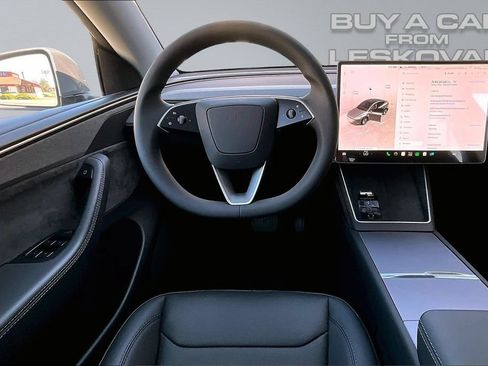 Used 2026 Tesla Model Y AWD image 5