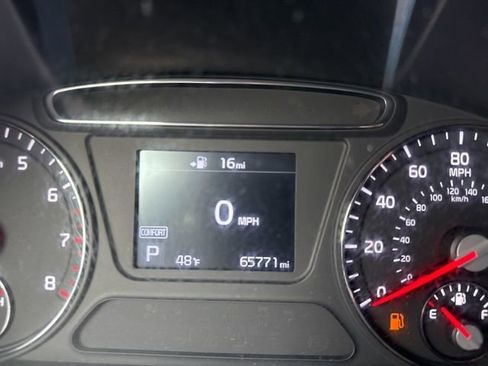 Used 2019 Kia Sorento LX image 8