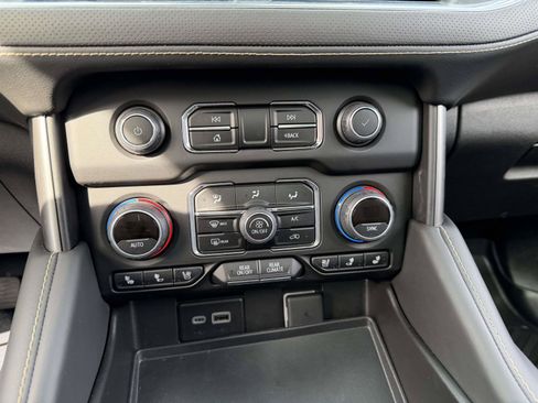 Certified 2024 Chevrolet Suburban Premier AWD/4WD image 22