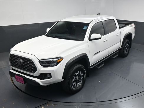 Used 2022 Toyota Tacoma TRD Off-Road image 15