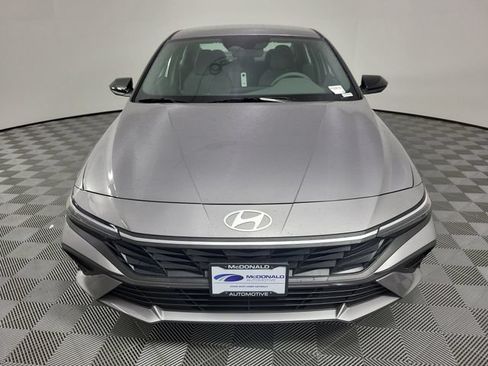 Certified 2025 Hyundai Elantra Sport FWD image 3