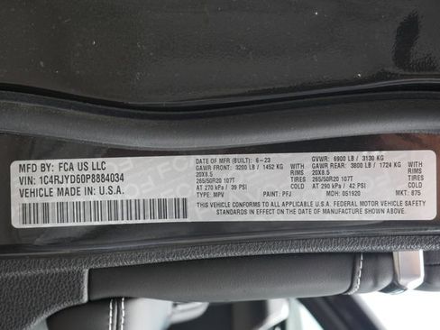 Used 2023 Jeep Grand Cherokee Overland AWD/4WD image 12