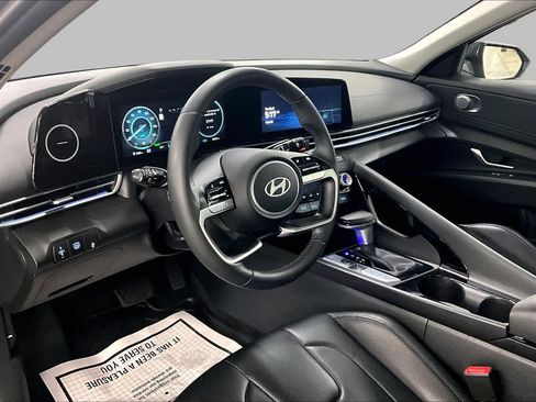 Used 2024 Hyundai Elantra Limited FWD image 18