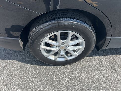Used 2024 Chevrolet Equinox LT image 3