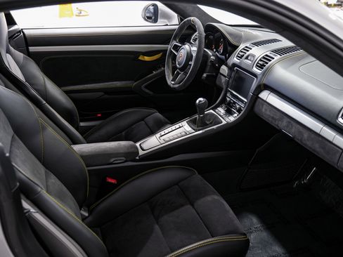 Used 2016 Porsche Cayman GT4 RWD image 12
