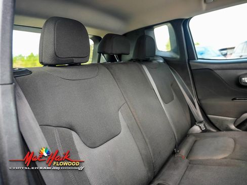 Used 2019 Jeep Renegade Sport w/ Sport Appearance Group image 11