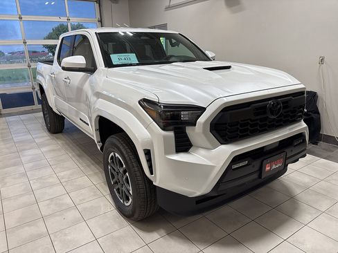 New 2026 Toyota Tacoma TRD Sport AWD/4WD image 5
