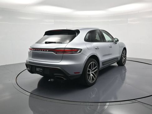 Used 2026 Porsche Macan AWD/4WD image 33