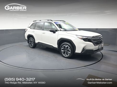 Used 2025 Subaru Forester Premium AWD/4WD image 1