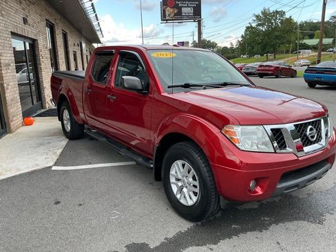 Used 2017 Nissan Frontier SV w/ SV Value Truck Package AWD/4WD image 9