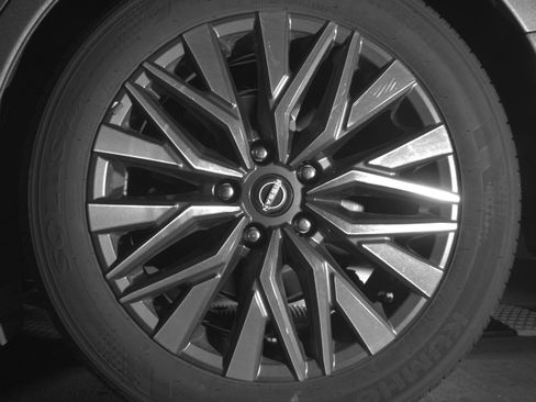 Used 2025 Nissan Altima 2.5 SV FWD image 14