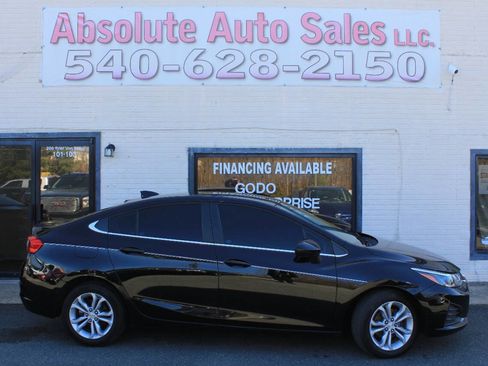 Used 2019 Chevrolet Cruze LT w/ LT Fleet Convenience Package image 1