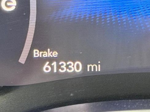 Used 2024 Chrysler Pacifica Select image 25