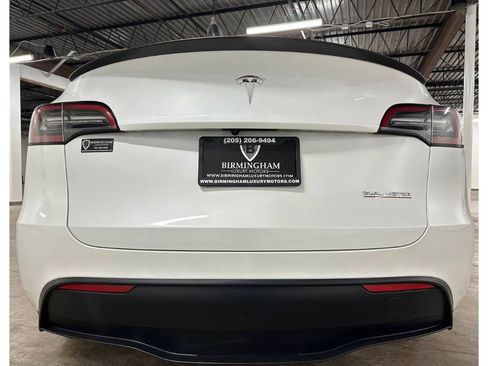 Used 2023 Tesla Model Y Performance image 14