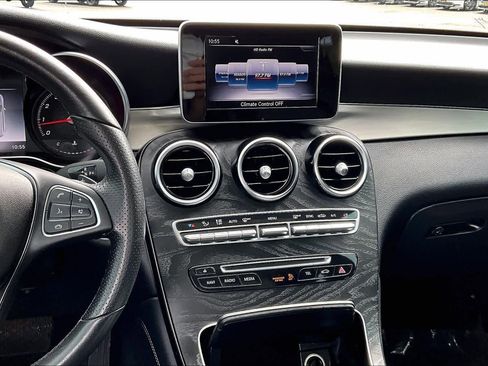 Used 2019 Mercedes-Benz GLC 300 image 6