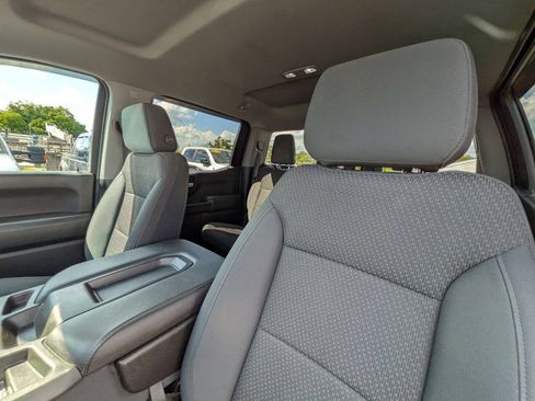 Used 2019 Chevrolet Silverado 1500 Custom w/ Custom Value Package AWD/4WD image 14