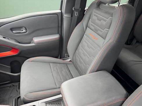 Used 2022 Nissan Frontier Pro-X image 8