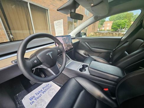 Used 2022 Tesla Model Y Long Range AWD/4WD image 35