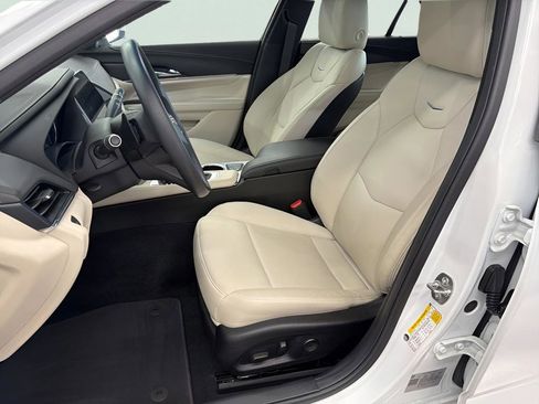 Used 2025 Cadillac CT4 Premium Luxury image 8